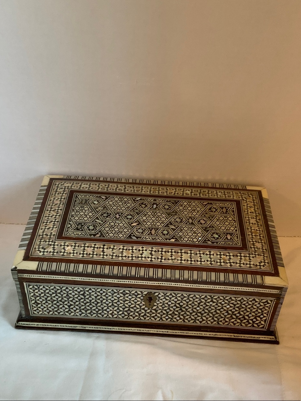 Inlaid Pattern Jewelry Organizer Box in Brown and Cream